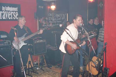 300109bluespub 043